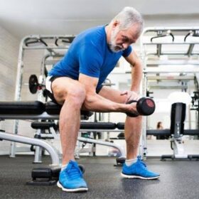 Top 8 dụng cụ tập thể dục cho người cao tuổi